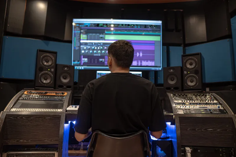 Mixing with Your Eyes Shut: Why What You See on Screen Is Quietly Sabotaging What You Hear